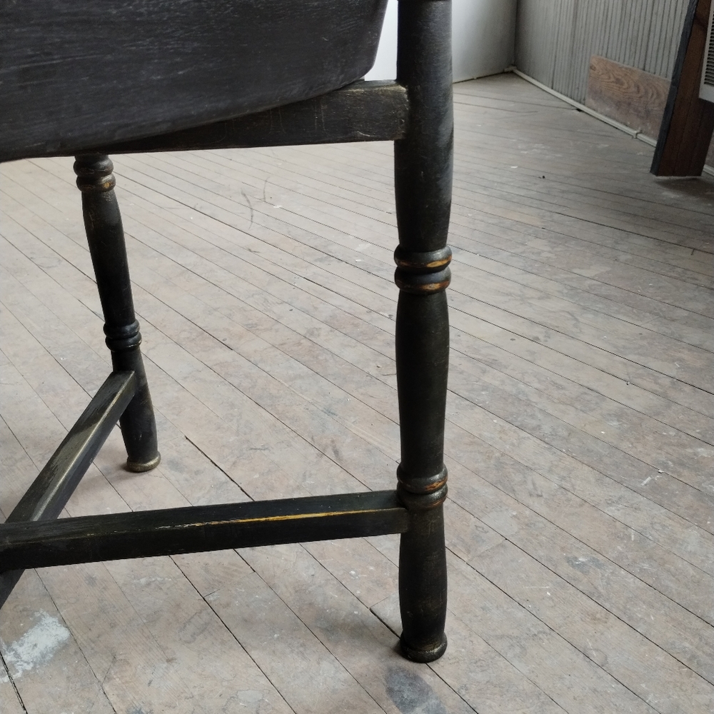 Tray table - Picture 3 of 5